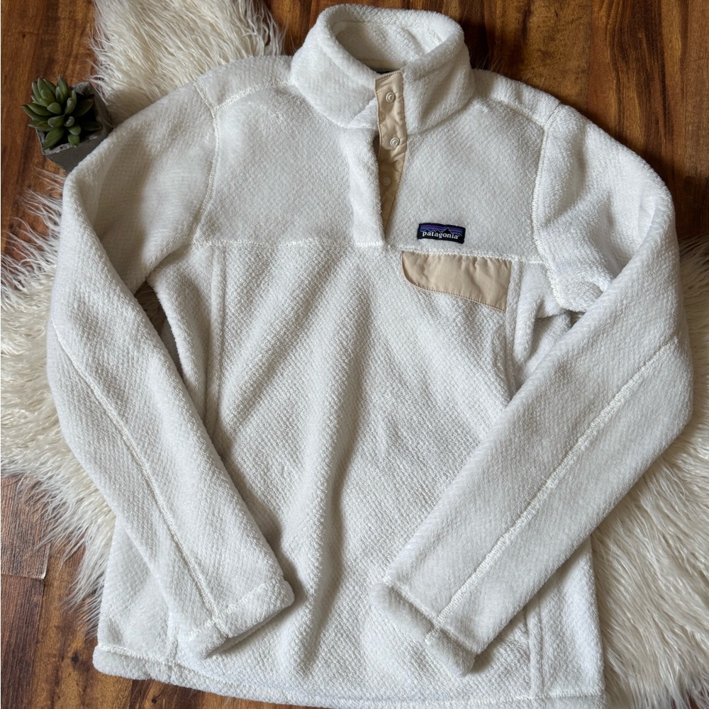 Patagonia White and Tan Fleece Pullover